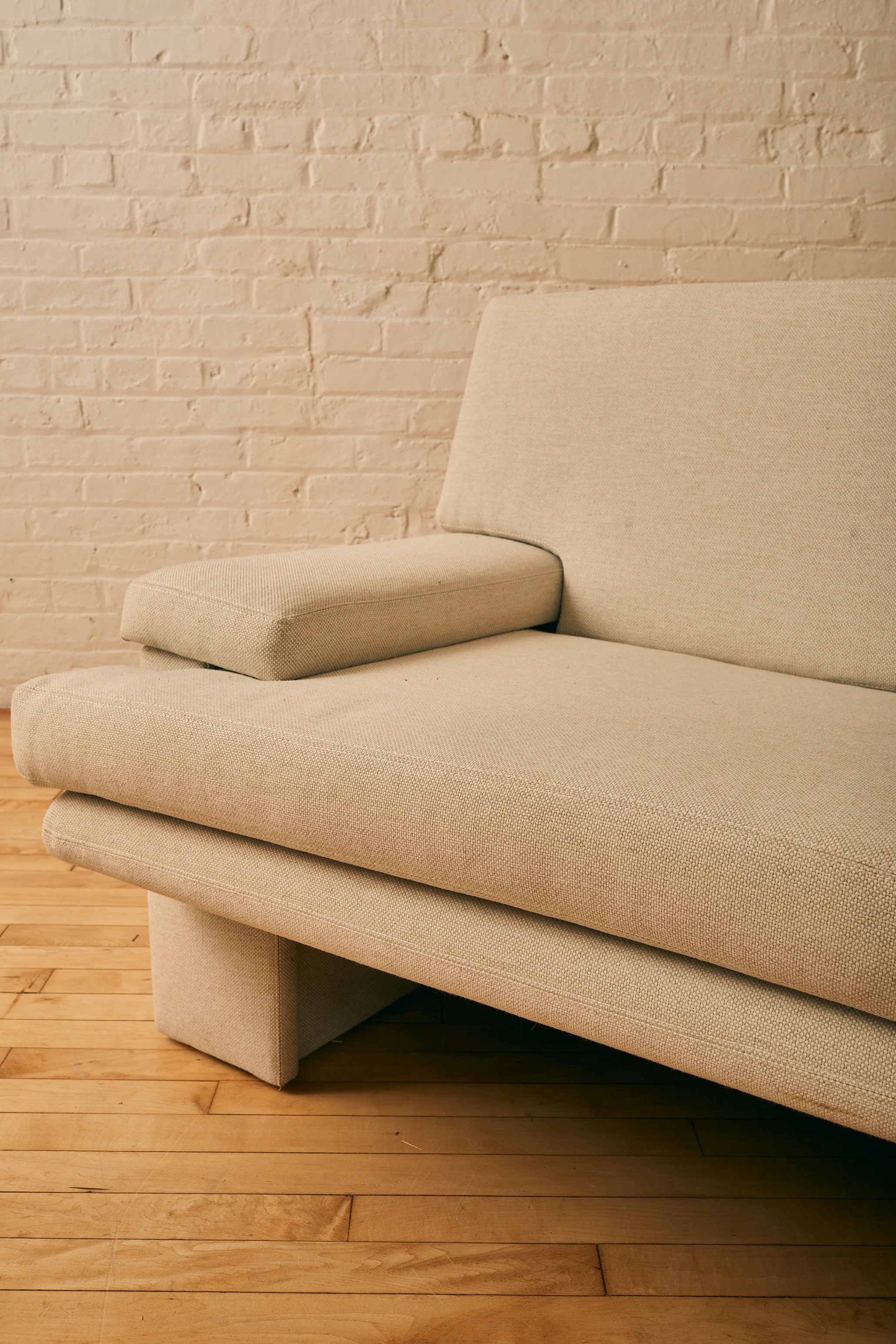 RECTANGULAR MODERNIST SOFA - Image 6